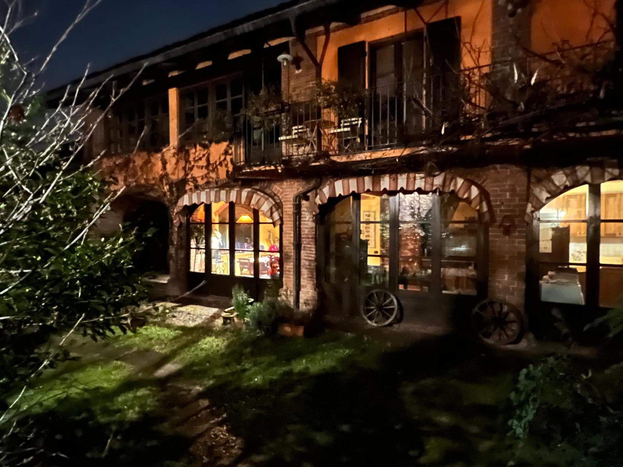 Отель La Casa Arancione Boves Экстерьер фото